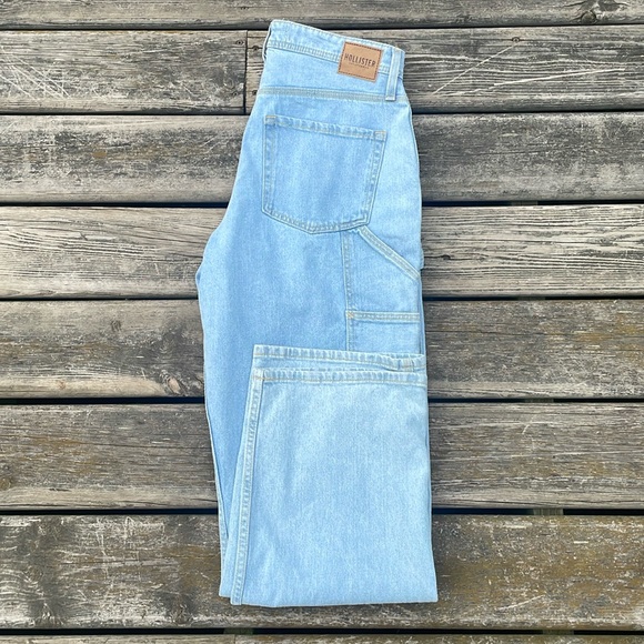 Hollister Denim - NWT Hollister Ultra High Rise Dad Carpenter Jeans Light Wash